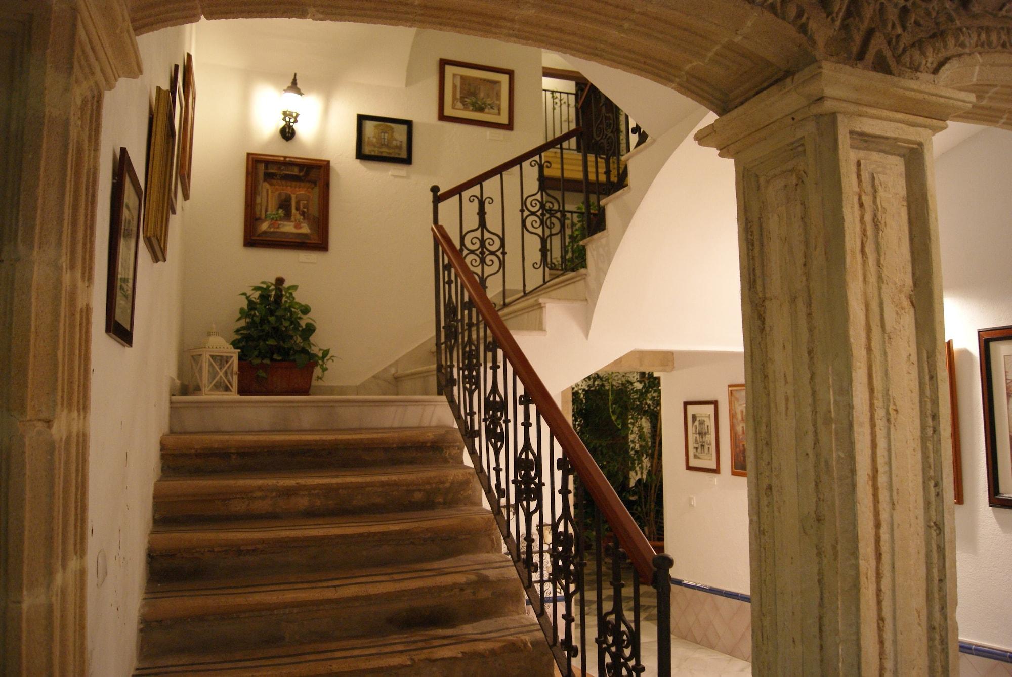 Casa Palacio De Los Leones Эль-Пуэрто-де-Санта-Мария Экстерьер фото